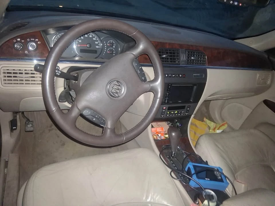 2009 Buick LaCrosse - Image 3 of 4