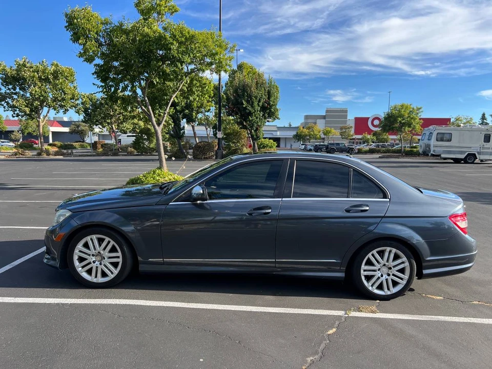 2009 Mercedes-Benz W204 C-Class - Image 2 of 10