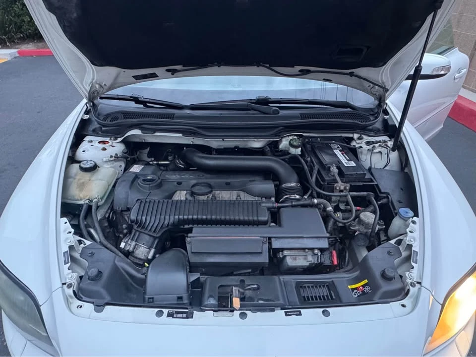 2009 Volvo C70 2nd Gen - Image 7 of 10