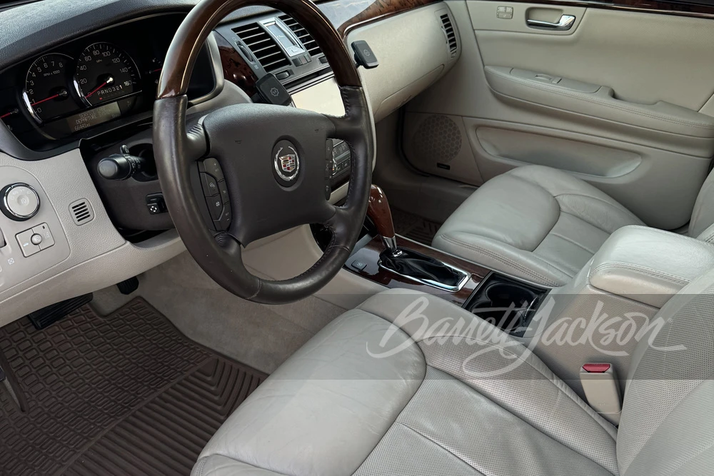 2009 Cadillac DTS - Image 5 of 12