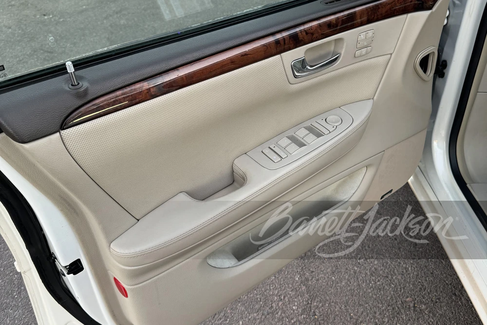 2009 Cadillac DTS - Image 10 of 12