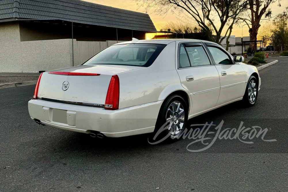 2009 Cadillac DTS - Image 2 of 12