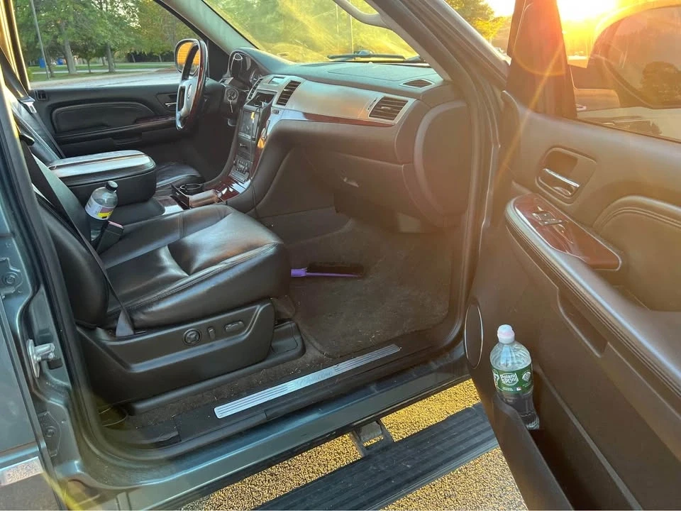 2009 Cadillac Escalade & EXT 3rd Gen - Image 5 of 9
