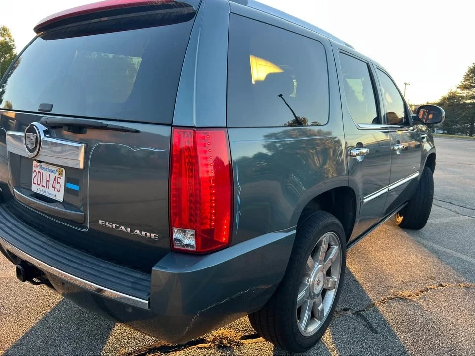 2009 Cadillac Escalade & EXT 3rd Gen - Image 4 of 9
