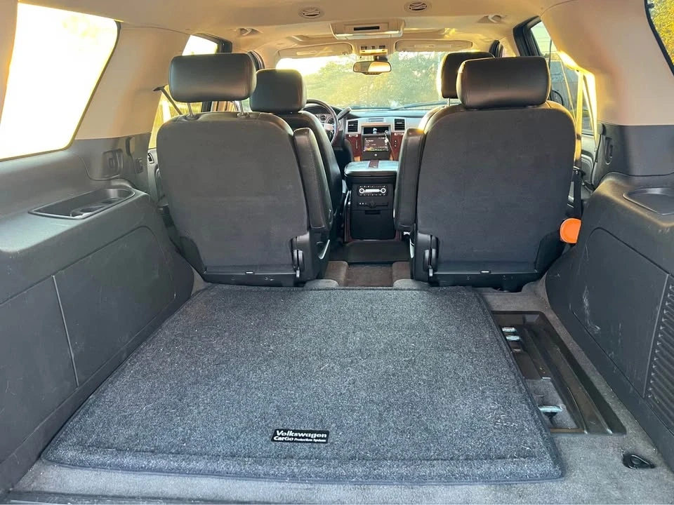 2009 Cadillac Escalade & EXT 3rd Gen - Image 2 of 9