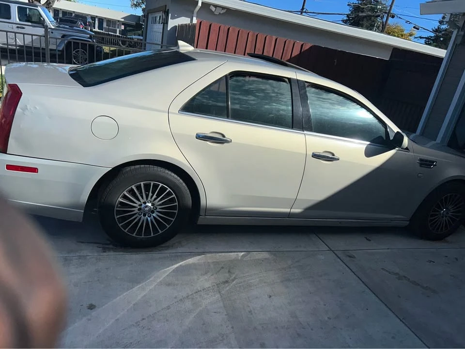 2009 Cadillac STS - Image 6 of 10