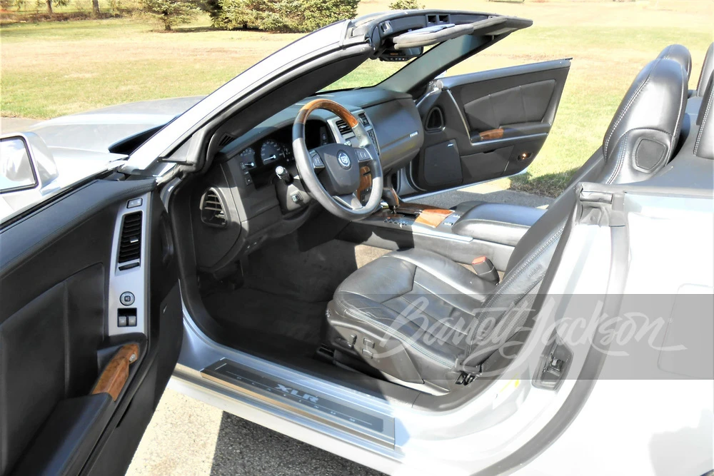 2009 Cadillac XLR - Image 8 of 20