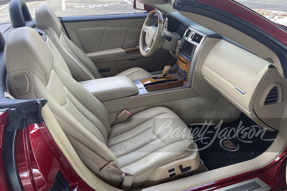 2009 Cadillac XLR - Image 14 of 20