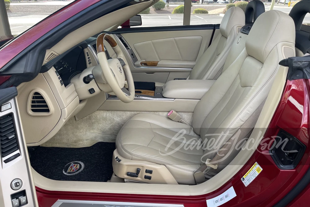 2009 Cadillac XLR - Image 15 of 20