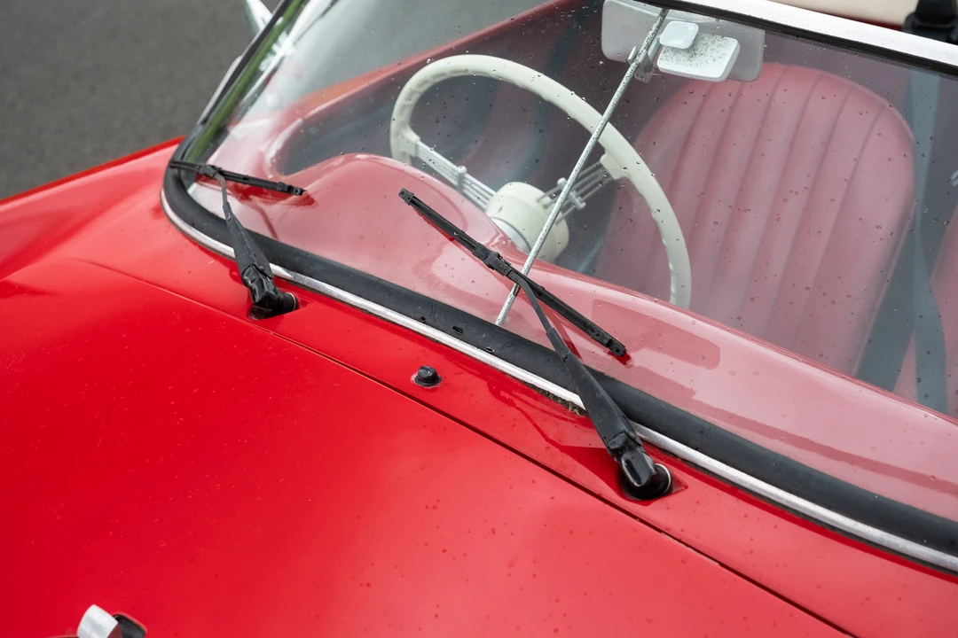 2009 Porsche 550 - Image 26 of 31