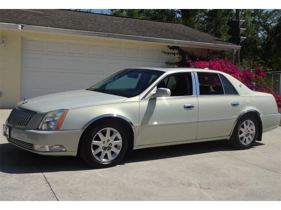 2009 Cadillac - Image 9 of 31