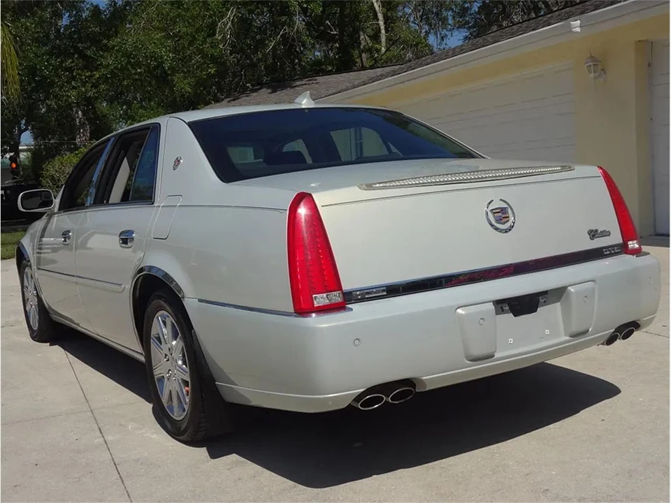 2009 Cadillac - Image 12 of 31