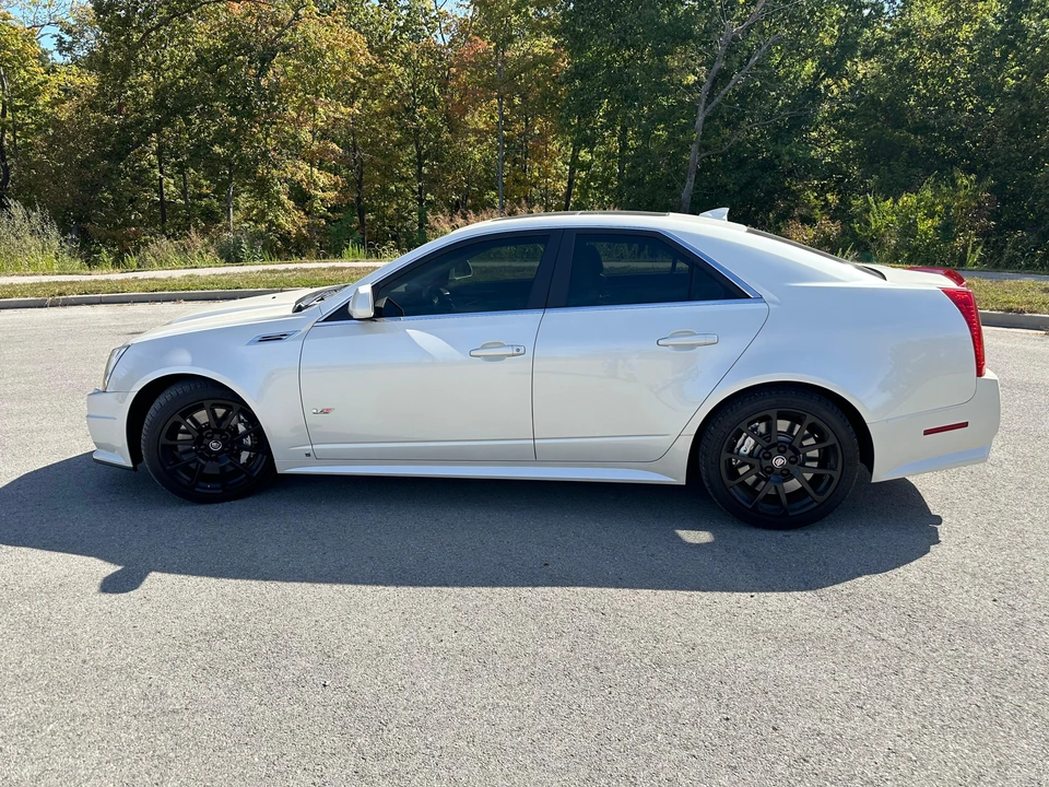 2009 Cadillac CTS-V 2nd Gen - Image 9 of 31