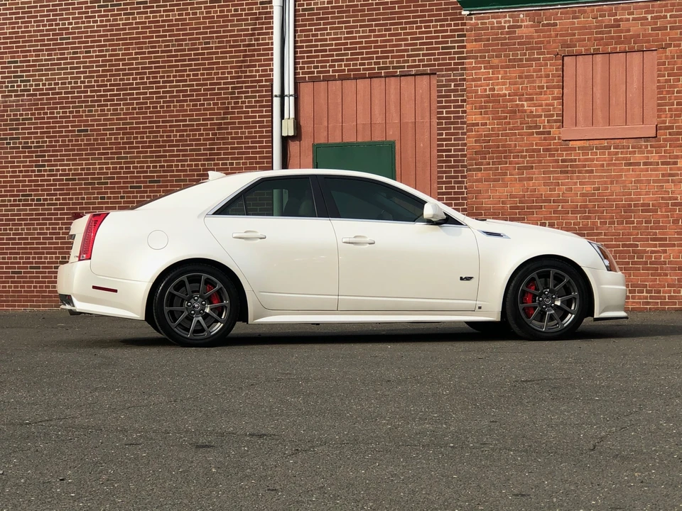2009 Cadillac CTS-V 2nd Gen - Image 10 of 31