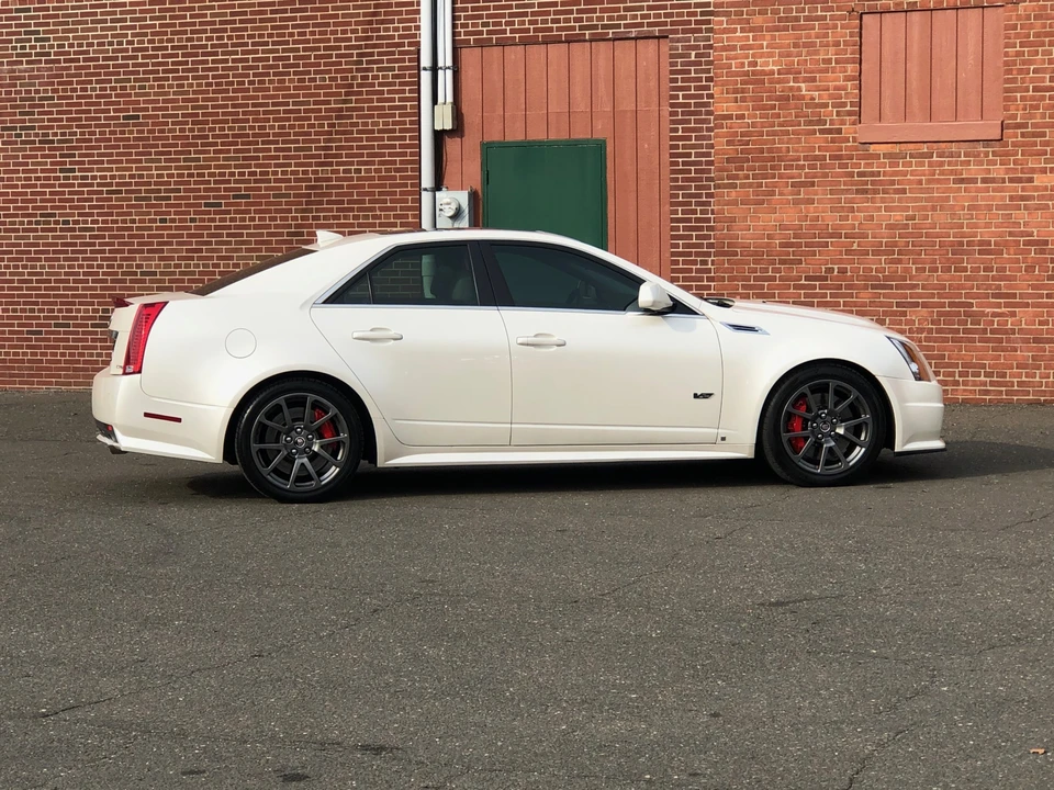 2009 Cadillac CTS-V 2nd Gen - Image 9 of 31
