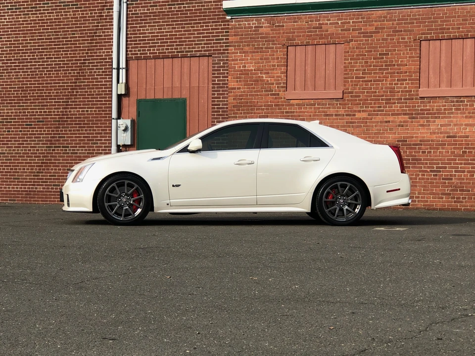 2009 Cadillac CTS-V 2nd Gen - Image 5 of 31