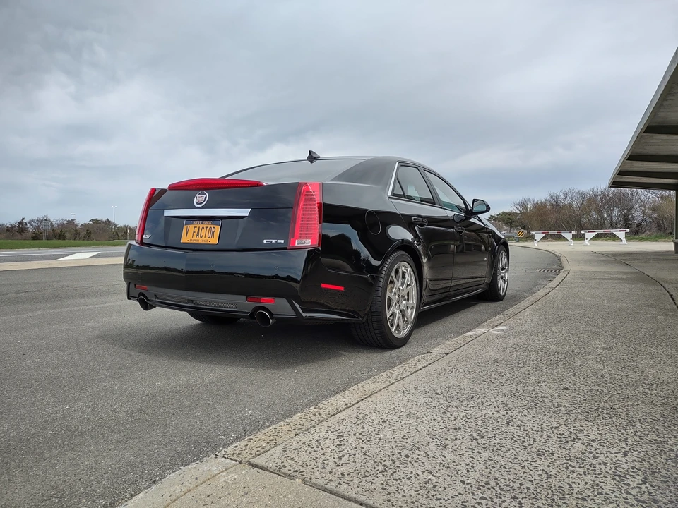 2009 Cadillac CTS-V 2nd Gen - Image 4 of 8