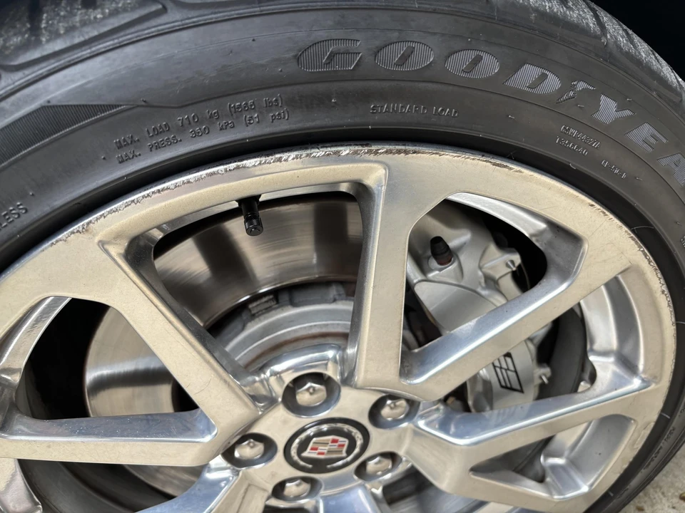 2009 Cadillac CTS-V 2nd Gen - Image 20 of 31