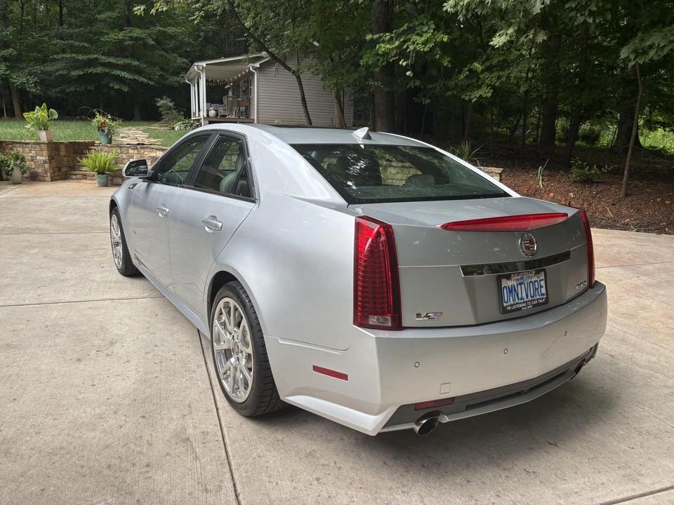 2009 Cadillac CTS-V 2nd Gen - Image 8 of 31