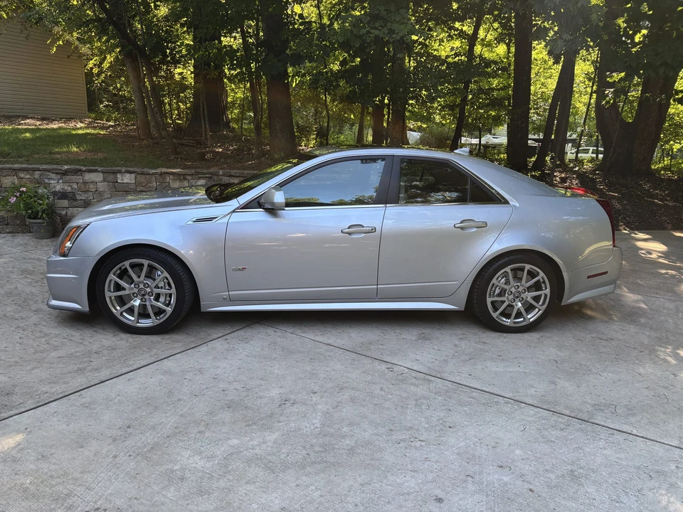 2009 Cadillac CTS-V 2nd Gen - Image 9 of 31