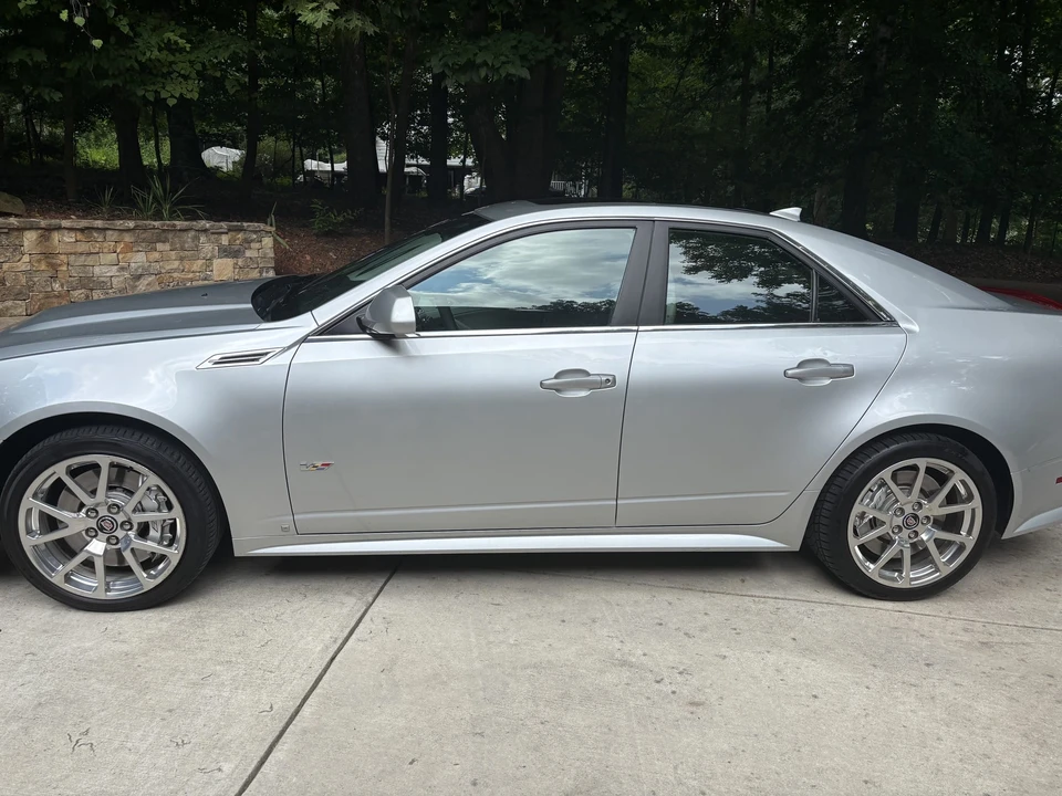2009 Cadillac CTS-V 2nd Gen - Image 10 of 31