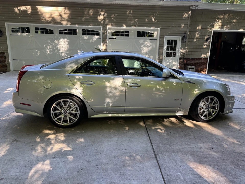 2009 Cadillac CTS-V 2nd Gen - Image 5 of 31