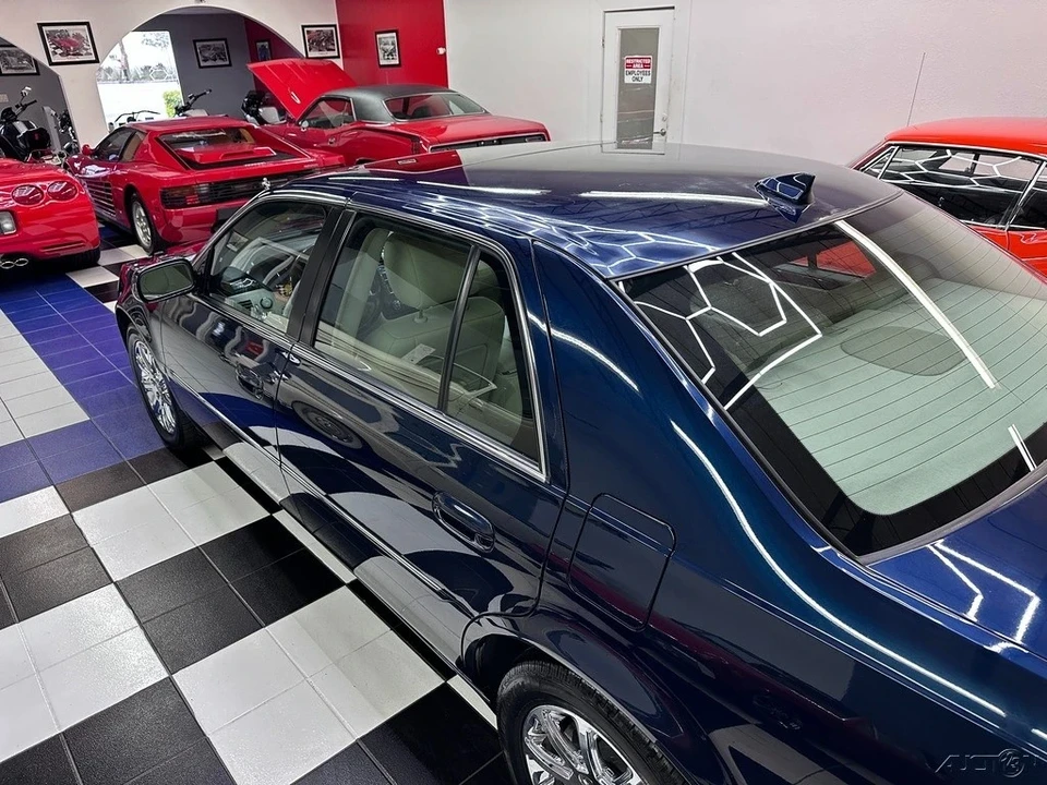 2009 Cadillac DTS - Image 18 of 21