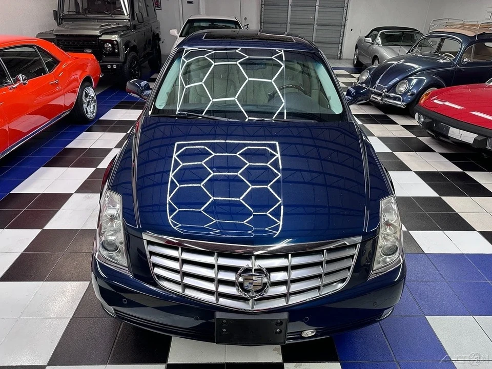 2009 Cadillac DTS - Image 5 of 21