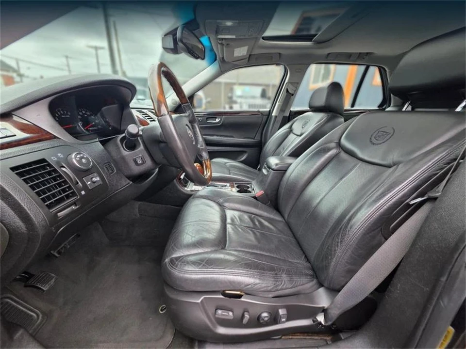 2009 Cadillac DTS - Image 9 of 19
