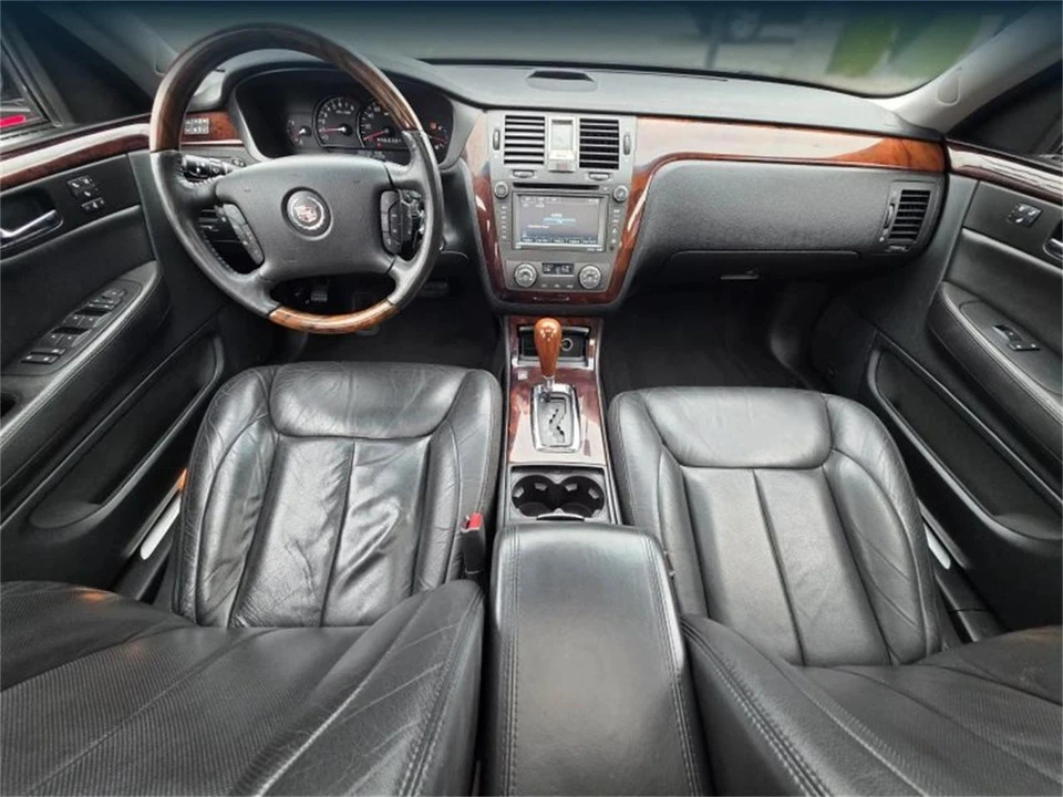 2009 Cadillac DTS - Image 11 of 19