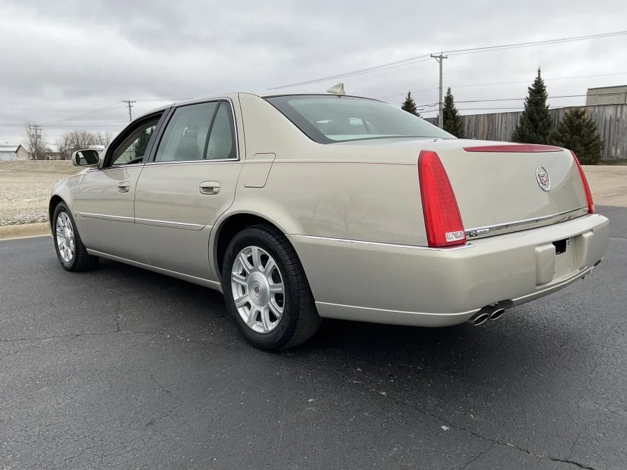 2009 Cadillac DTS - Image 3 of 10