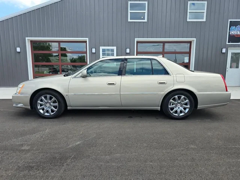 2009 Cadillac DTS - Image 3 of 19
