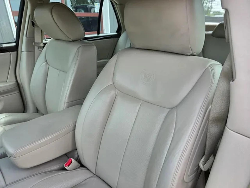 2009 Cadillac DTS - Image 17 of 19