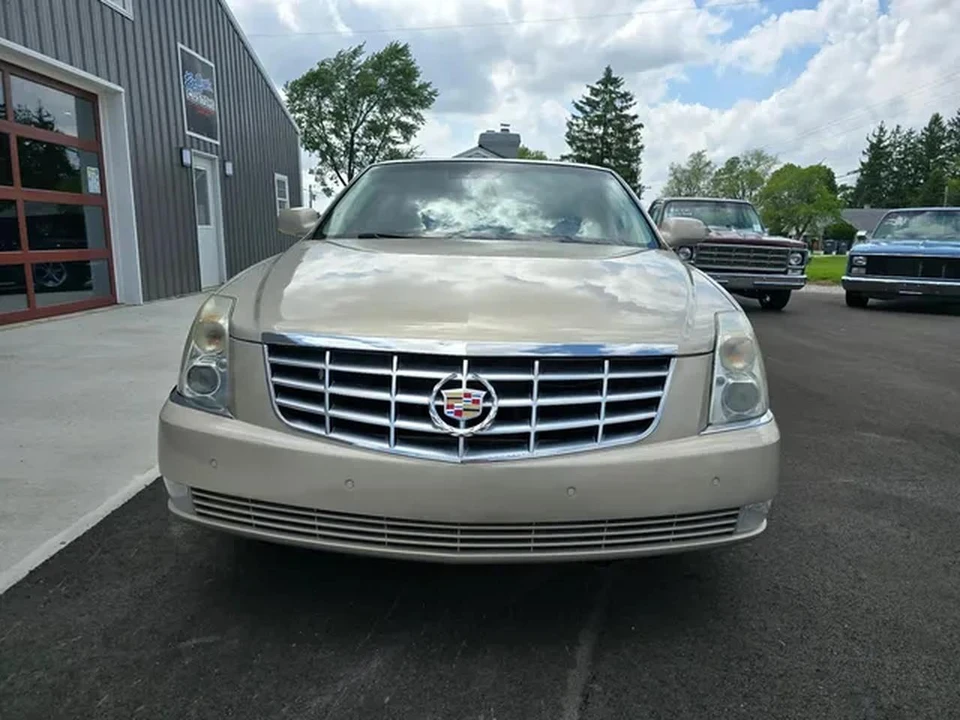 2009 Cadillac DTS - Image 12 of 19
