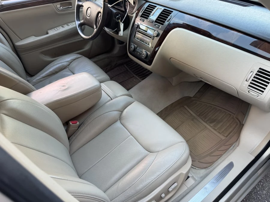 2009 Cadillac DTS - Image 7 of 10