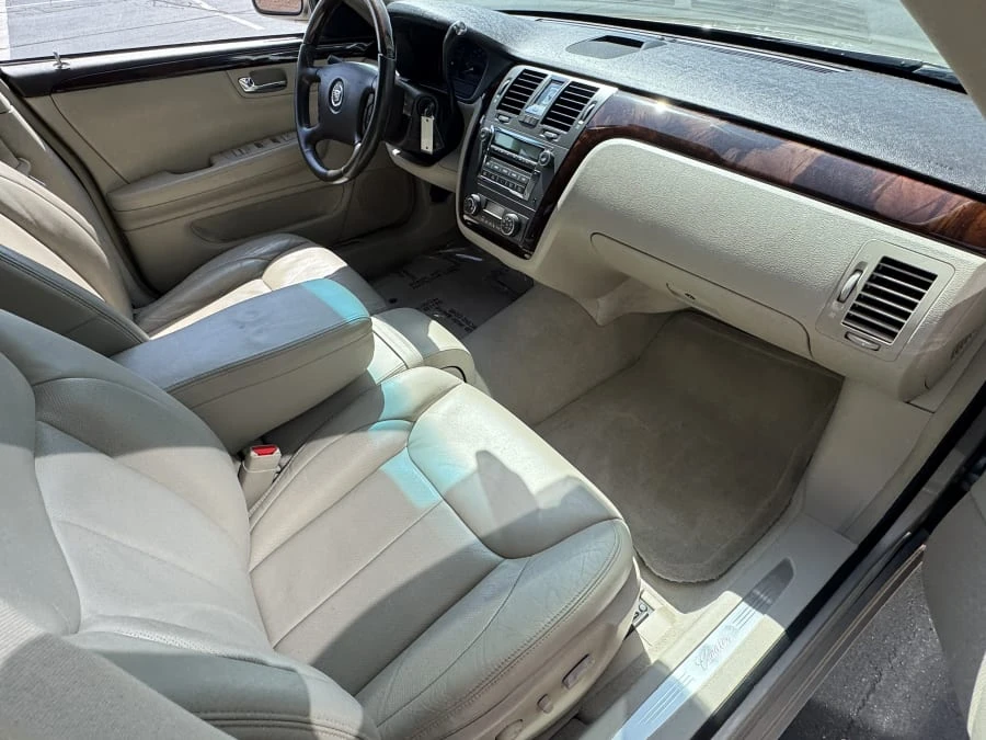 2009 Cadillac DTS - Image 8 of 12