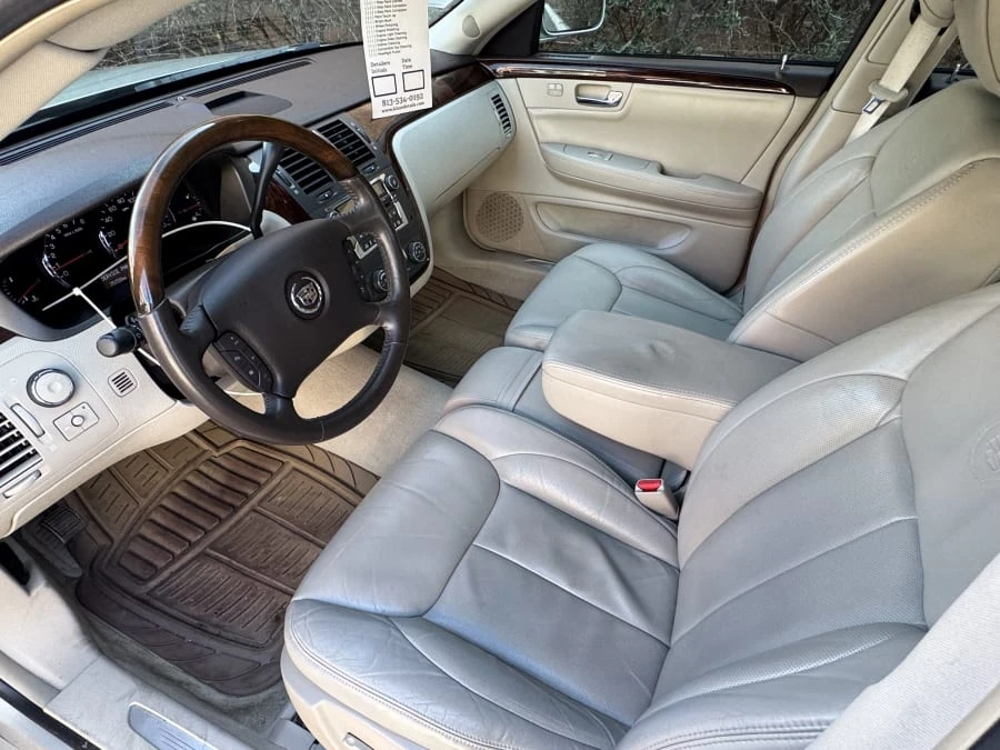 2009 Cadillac DTS - Image 5 of 10