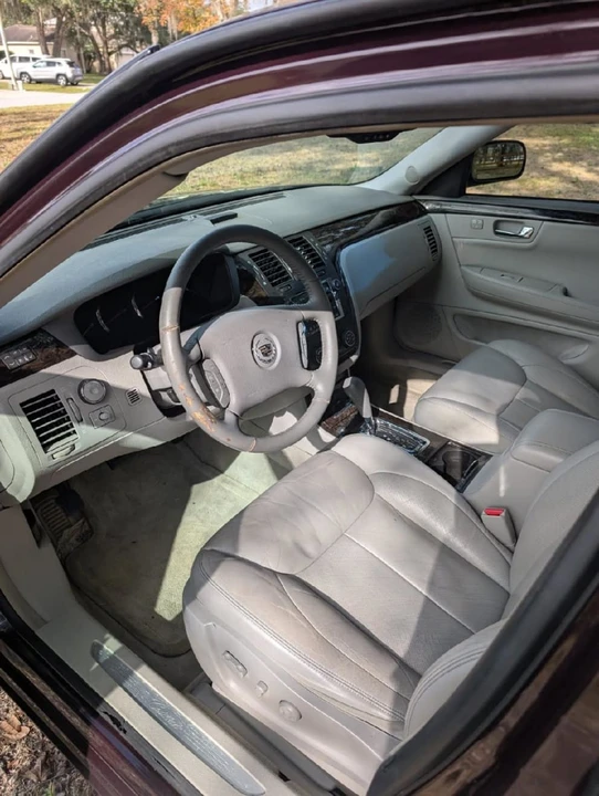 2009 Cadillac DTS - Image 16 of 22