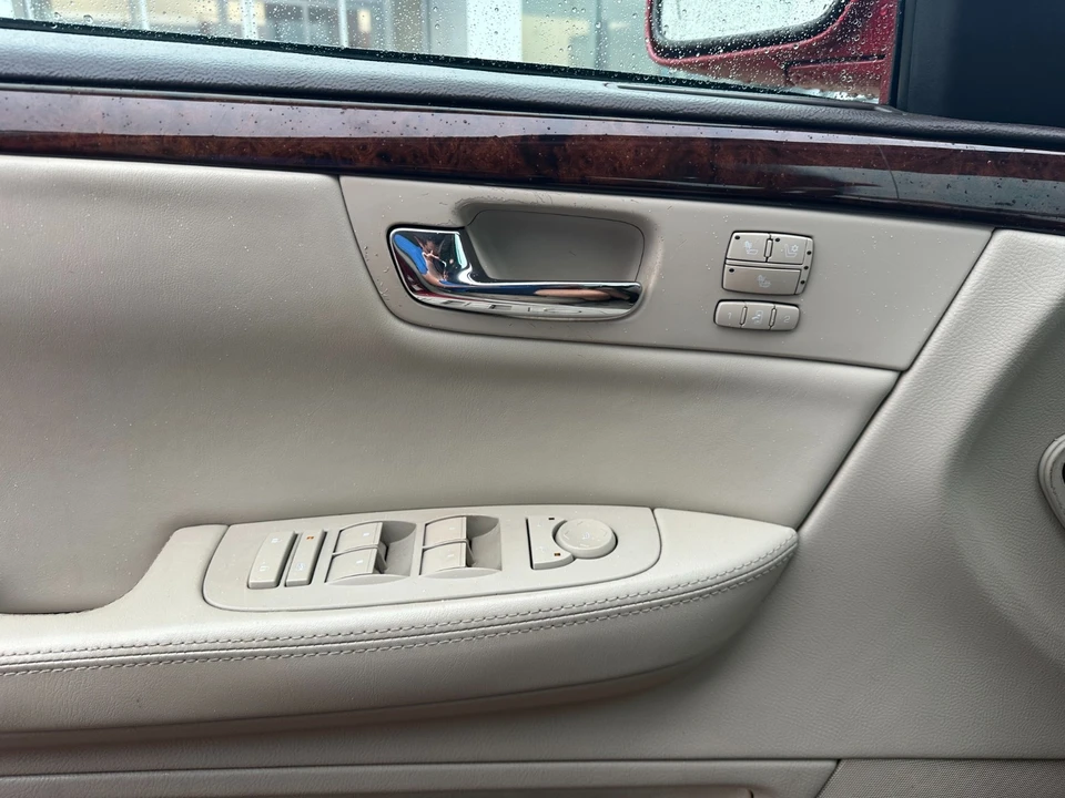 2009 Cadillac DTS - Image 9 of 18