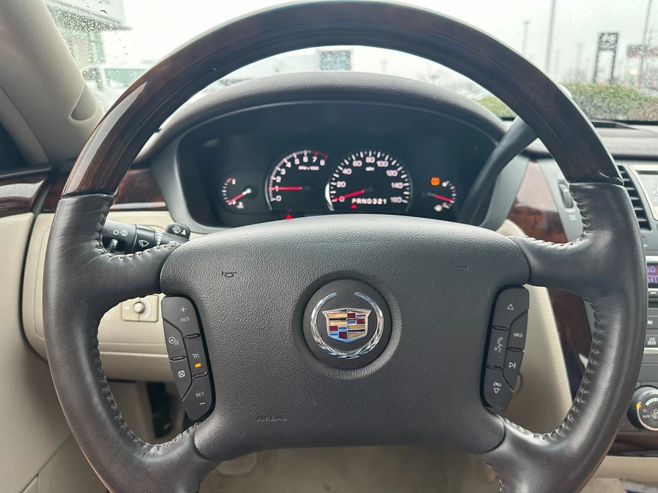 2009 Cadillac DTS - Image 7 of 18