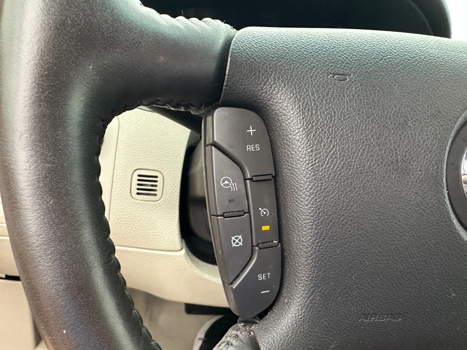 2009 Cadillac DTS - Image 10 of 18