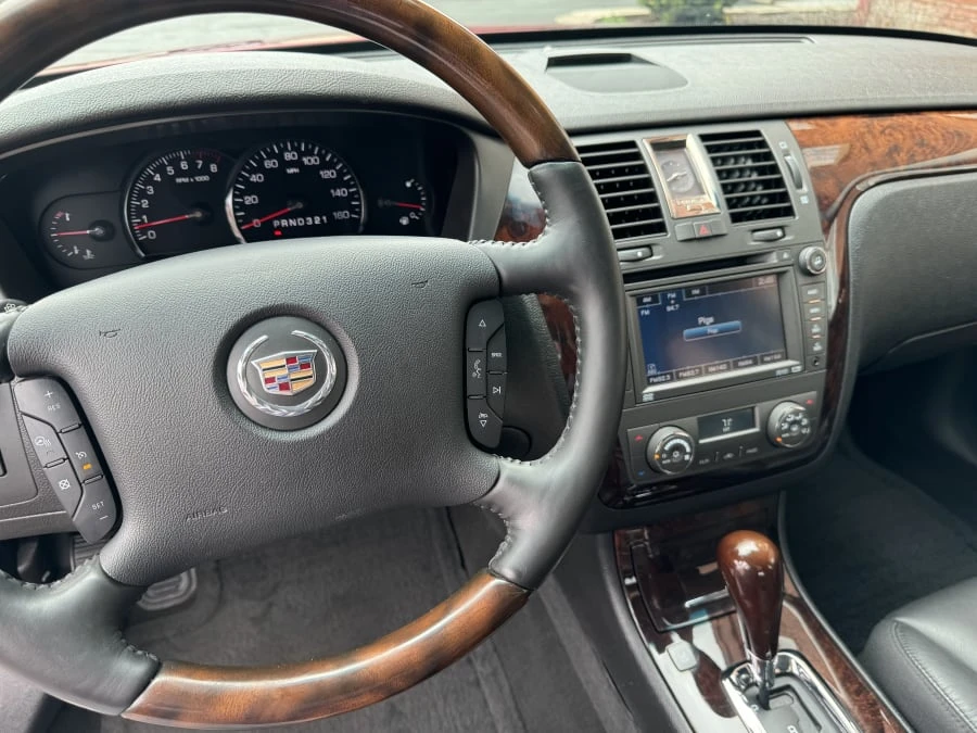 2009 Cadillac DTS - Image 6 of 8