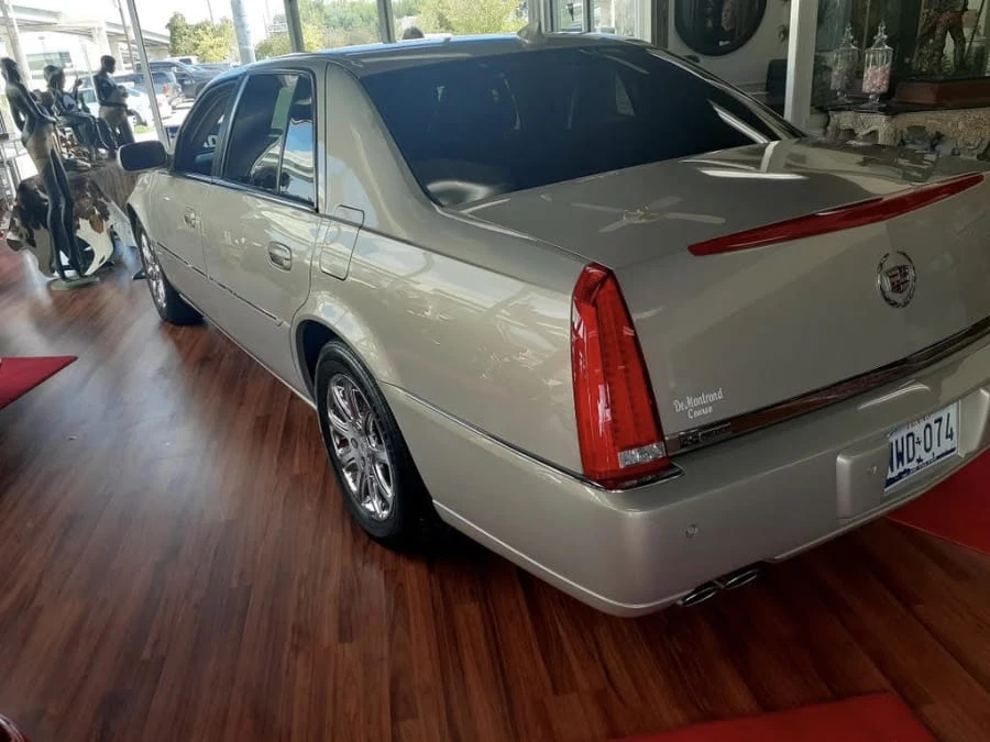 2009 Cadillac DTS - Image 2 of 7