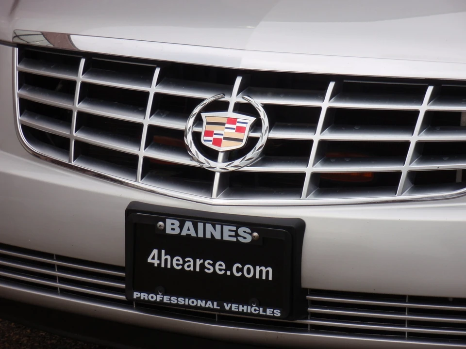 2009 Cadillac DTS - Image 9 of 18