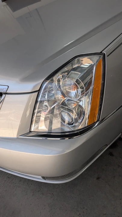 2009 Cadillac DTS - Image 11 of 18