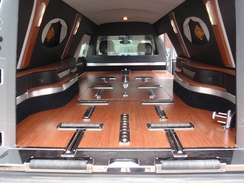 2009 Cadillac DTS - Image 5 of 18