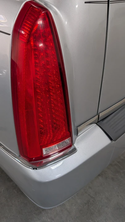 2009 Cadillac DTS - Image 13 of 18