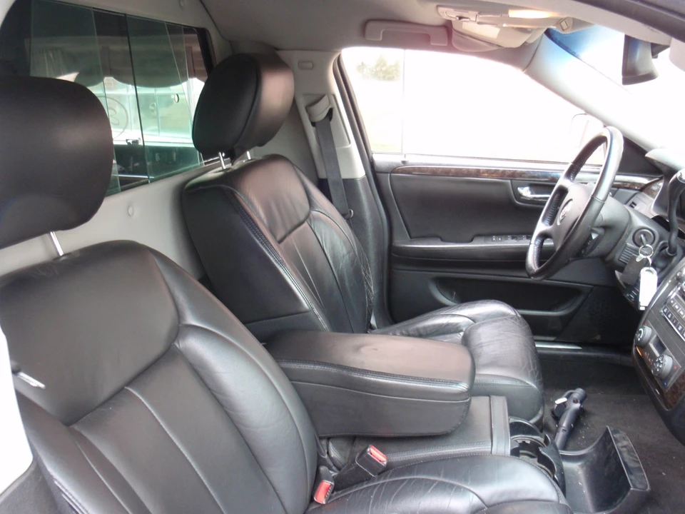 2009 Cadillac DTS - Image 7 of 18