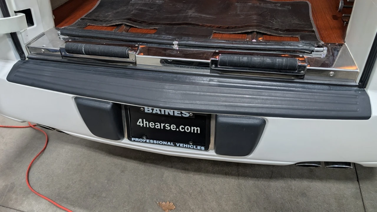 2009 Cadillac DTS - Image 9 of 20