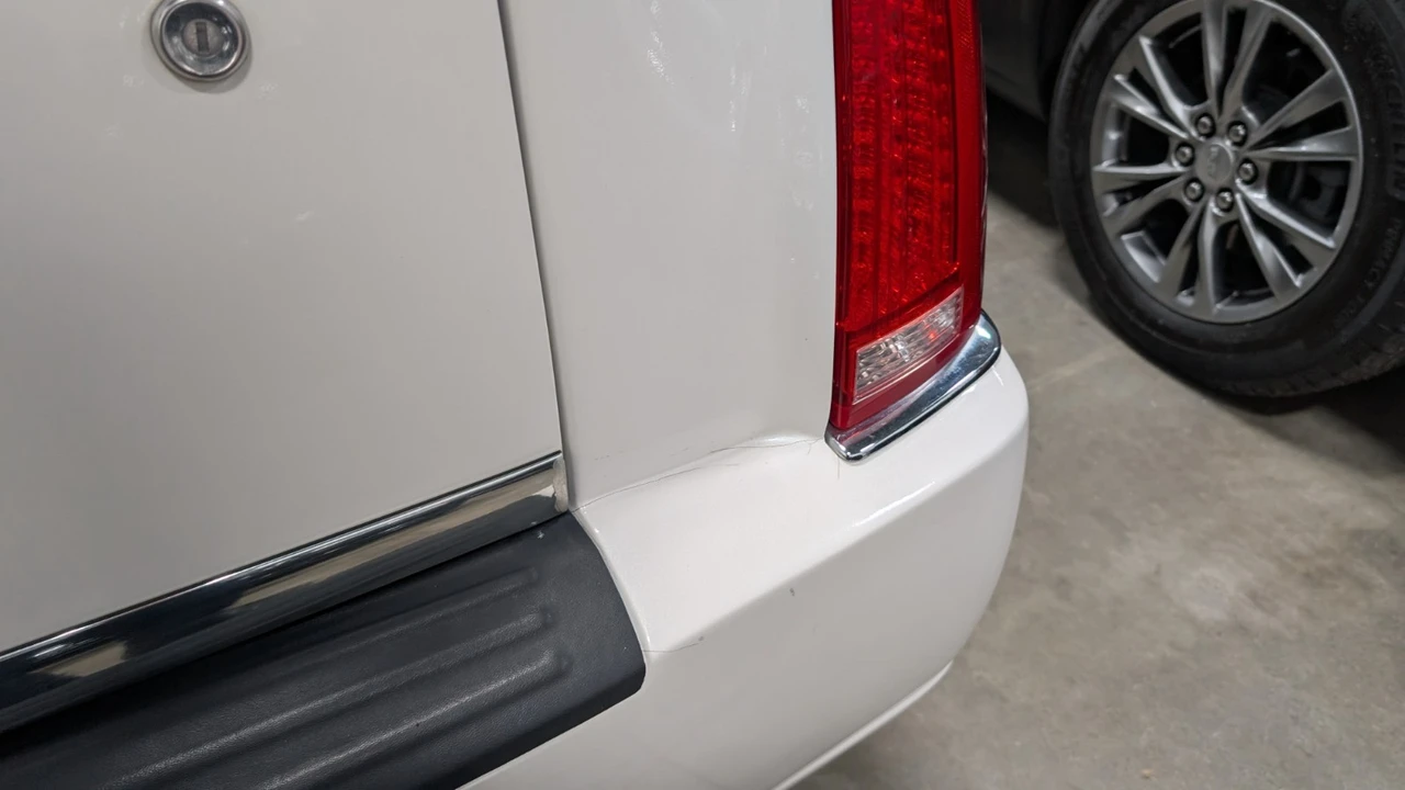 2009 Cadillac DTS - Image 11 of 20